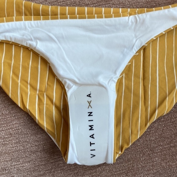 Vitamin A yellow striped reversible Luciana full coverage bottom small NWT - Picture 3 of 7